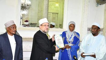 وزير الأوقاف يكرم أئمة وواعظات بوركينا فاسو بالمجلس الأعلى للشئون الإسلامية