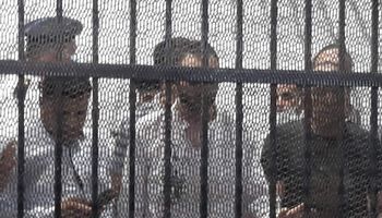 المتهم بقتل نيرة أشرف داخل قفص الاتهام