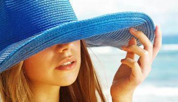 نصائح لحماية الشعر من درجات الحرارة الحارقة في الصيف