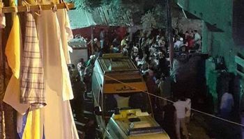انهيار عقار مأهول بالسكان في الإسكندرية