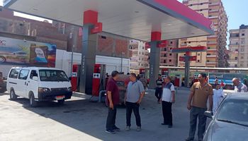 جولات متعددة لتفقد مواقف السيارات ومحطات الوقود بكفر الشيخ