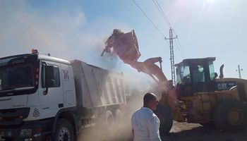 رفع 40 طنا من القمامة بقرى أبومناع غرب في قنا 