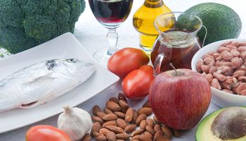 أطعمة تساعد في منع ارتفاع مستوى الكوليسترول في الدم 