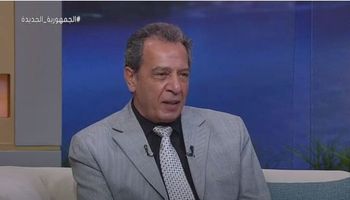 الدكتور أشرف عقبة رئيس أقسام الباطنة والمناعة بجامعة عين شمس