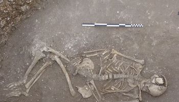تفاصيل العثور على رفات خمسة أشخاص عمرهم 2000 عام