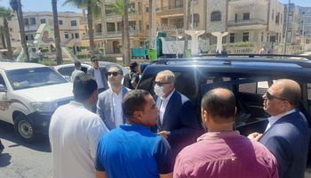 محافظ كفر الشيخ يتفقد مصيف بلطيم ويوجه بإزالة الاشغالات على الطرق
