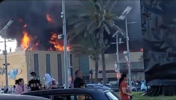 حريق داخل مول كارفور بالإسكندرية