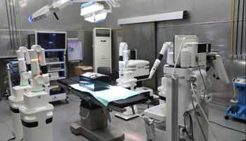استخدام الروبوت في العمليات الجراحية