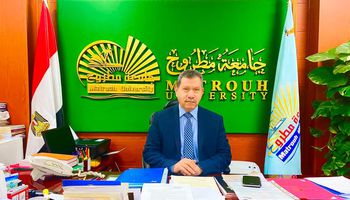 الدكتور مصطفي النجار رئيس جامعة مطروح 