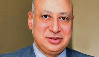 مختار توفيق عباس رئيس مصلحة الضرائب المصرية