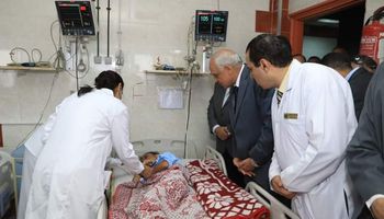 محافظ الجيزة بمستشفى إمبابة