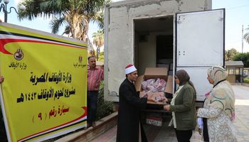 محافظ كفر الشيخ: استفادة 10 ألاف أسرة عقب وصول الدفعة الخامسة من صكوك الإطعام لتوزيعها على 2000  أسرة أولى بالرعاية