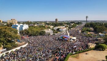 الآلاف يتظاهرون في باماكو احتجاجا على تصريحات مسيئة للإسلام