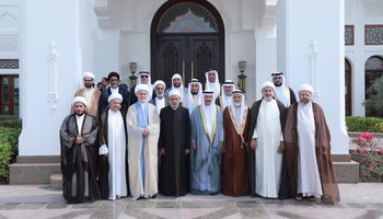 شيخ الأزهر مع أعضاء المجلس الأعلى للشؤون الإسلامية