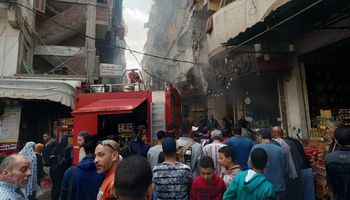 حريق داخل محل تجاري غرب الإسكندرية