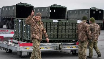 مساعدات عسكرية لاوكرانيا