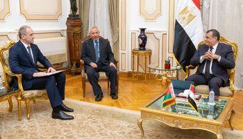وزير الانتاج الحربي يستقبل السفير البيلاروسي