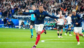 مباراة فرنسا وبولندا 