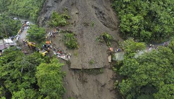 ارتفاع حصيلة الانهيار الأرضي في جزيرة إيسكيا الإيطالية