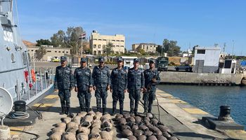 القوات البحرية تحبط محاولة تهريب مواد مخدرة فى نطاق البحر الأحمر 