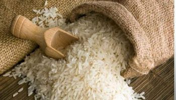 ضبط 20 طن أرز أبيض داخل مخزن بهدف الإحتكار 