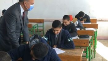 محافظ القليوبية يتابع امتحانات الشهادة الإعدادية 