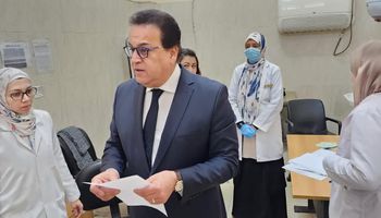 وزير الصحة يتابع العمل في مستشفى القاهرة الجديدة