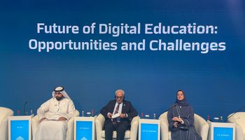 مشاركة وزير التعليم في جلسة "مستقبل التعليم الرقمي.. الفرص والتحديات"
