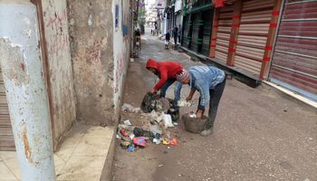 جهود متميزة لعمال النظافة في شوارع كفر الشيخ 