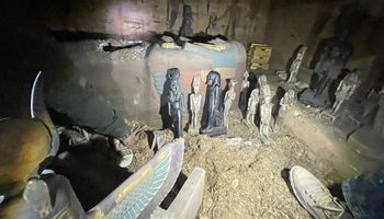 إعدام مقبرة فرعونية مقلدة بالجبس بمنطقة الحيبة مركز الفشن ببني سويف 