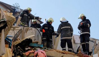 صعوبة انقاذ ضحايا الزلزال