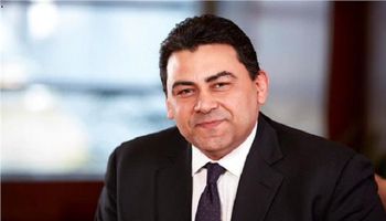 المهندس عادل حامد الرئيس التنفيذي والعضو المنتدب للشركة المصرية للاتصالات