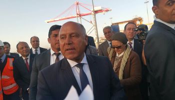 وزير النقل يتفقد محطة تحيا مصر بميناء الإسكندرية