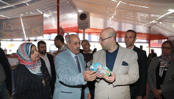محافظ بني سويف يزور معرض أهلا رمضان بميدان المديرية 