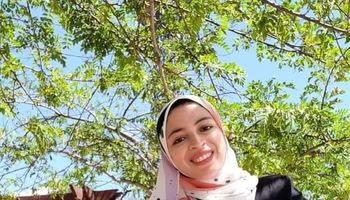 طبيبة مصرية تسقط من «البلكونة» هربًا من زوجها.. «تعرضت للضرب المبرح»