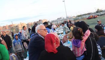 الغضبان على سفرة إفطار مشكاة نور مع أكثر من 2500  ضيف من الأسر التي ترعاها المؤسسة 