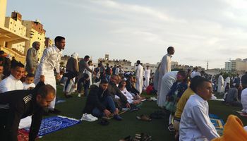 صلاة عيد الفطر المبارك في 570 مسجدا وساحة بمطروح
