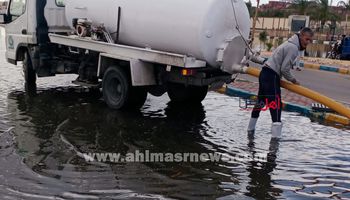 متابعة سحب المياة المتراكمة بمحافظة الإسماعيلية 