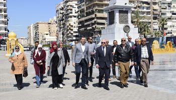 محافظ بورسعيد : قرب الانتهاء من تطوير المرحلة الأولى من الممشى السياحي  