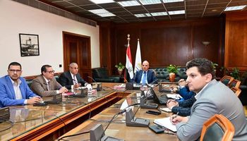 وزير الري يتابع إجراءات تعظيم الإستفادة من أملاك الوزارة وحمايتها