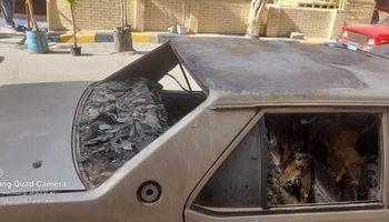 حريق يلتهم سيارة بالإسكندرية