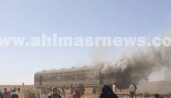 أول صور حريق في إحدى عربات قطارات مطروح بسيدي عبدالرحمن