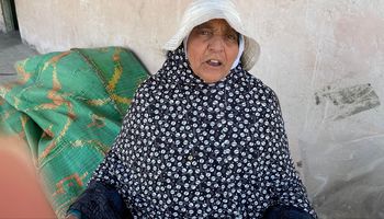 الحاجة فاطمة ارتدت ثوب زوجها وحوّلت أرضها البور لمنتجة لتربية أولادها ببورسعيد