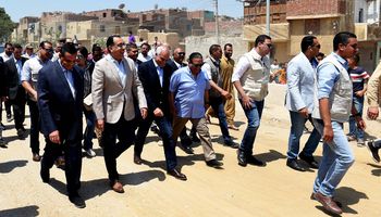 رئيس الوزراء يتفقد عدداً من مشروعات "حياة كريمة" بقرية "الودي" بمركز الصف بالجيزة