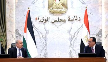 رئيسا وزراء مصر وفلسطين يترأسا جلسة مباحثات موسّعة