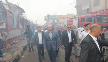 محافظ بني سويف يتفقد حريق معرض شباب مصر 