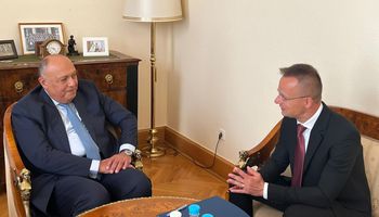 وزير الخارجية يجري مباحثات مع وزير خارجية المجر ببودابست