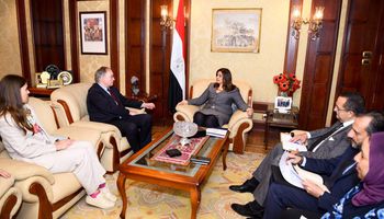 وزيرة الهجرة تستقبل سفير الاتحاد الأوروبي لبحث إنشاء مركز مصري أوروبي