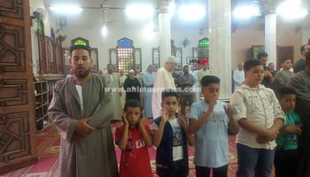 الأطفال يؤدون صلاة العيد بكفر الشيخ 