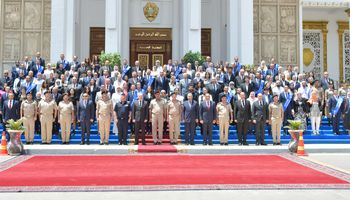 القوات المسلحة تحتفل بتخرج دورة تأهيل الأعضاء المدنيين الدفعة (22) 